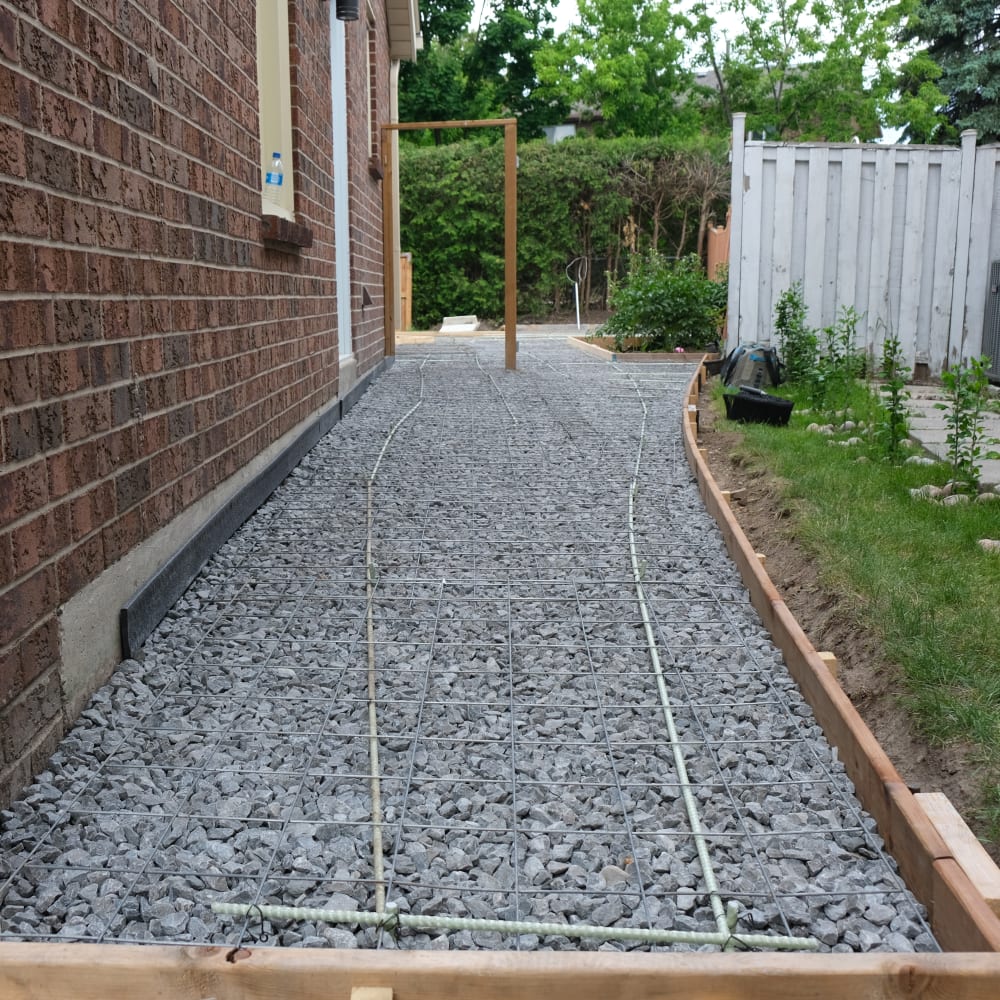 Decorative aggregates in concrete.